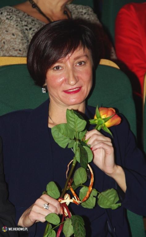 Uznanie i kwiaty dla nauczycieli