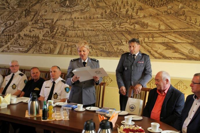 Gratulacje dla strażników miejskich 