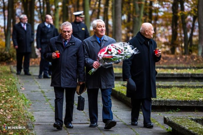Pamiętamy o zmarłych żołnierzach