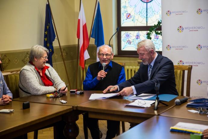 Dotacje trafiły do stowarzyszeń