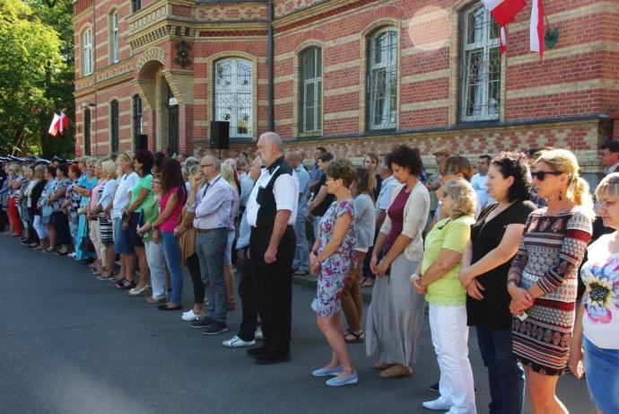 Hołd żołnierzom kampanii wrześniowej i ofiarom II wojny światowej