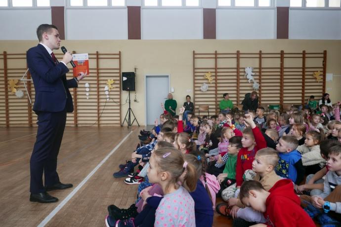 Spotkania w szkołach mistrza szachowego Michała Kanarkiewicza 