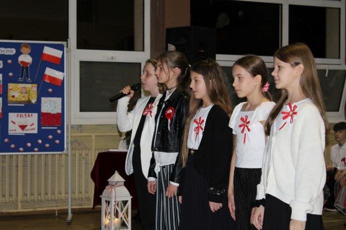 Wieczór niepodległościowy w wejherowskiej „dziewiątce”