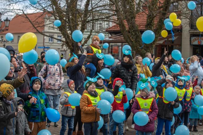 „Razem dla autyzmu” - niebieski marsz przeszedł ulicami Wejherowa 