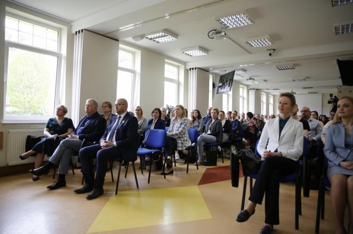 Studenci pielęgniarstwa odebrali swoje pierwsze uniformy 