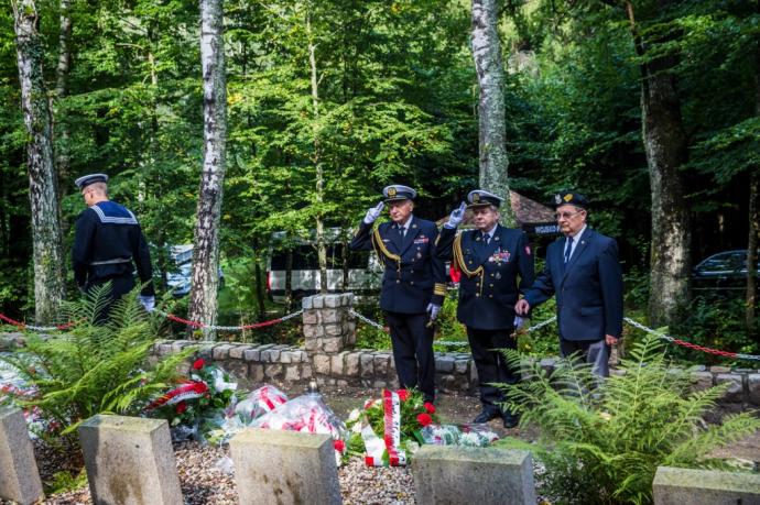 Pamiętamy o żołnierzach 1 MPS poległych pod Białą 