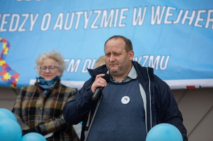 „Razem dla autyzmu” - niebieski marsz przeszedł ulicami Wejherowa 