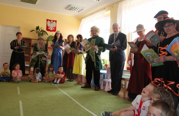Parada biblioteczna postaci bajkowych