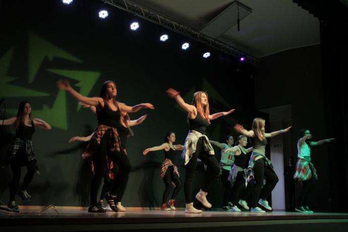 Nowa aula ze sceną w Zespół Szkół Ponadgimnazjalnych nr 1 w Wejherowie