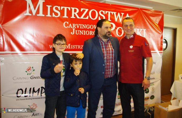 Wejherowo rzeźbione w owocach i warzywach