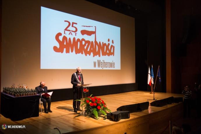 25 lat wejherowskiego samorządu