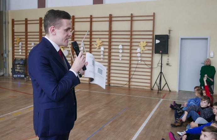 Spotkania w szkołach mistrza szachowego Michała Kanarkiewicza 