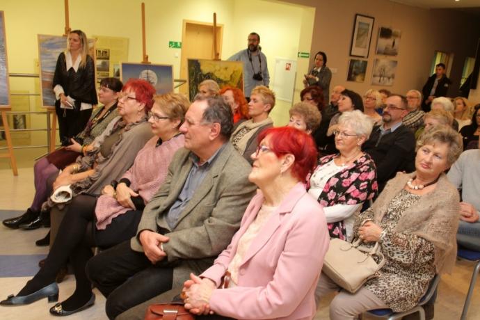 Wystawa w bibliotece „Jaki piękny jest świat”