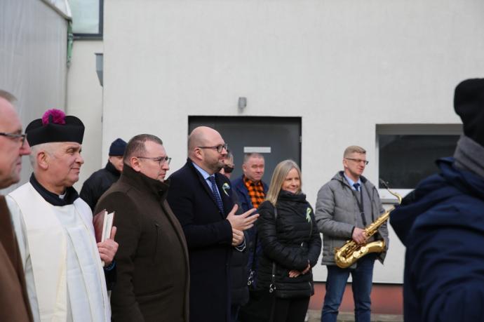 Na budynku wejherowskiej hali MZK zawisła wiecha 