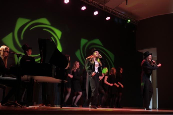 Nowa aula ze sceną w Zespół Szkół Ponadgimnazjalnych nr 1 w Wejherowie