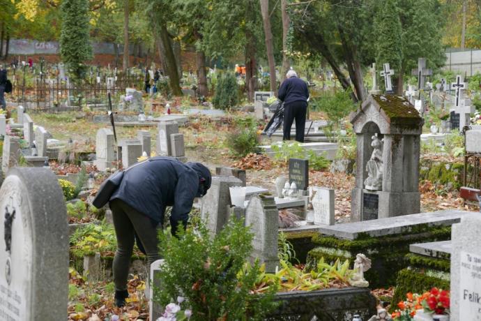 Trwa akcja „Nie pozwól pamięci zarastać trawą”
