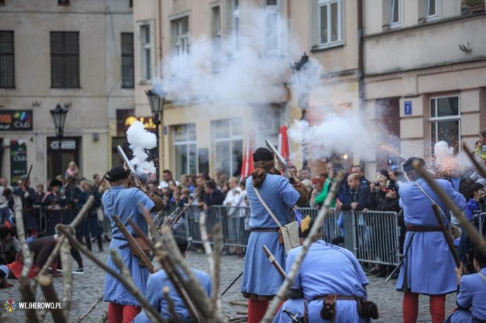 Rekonstrukcja historyczna w Wejherowie zgromadziła tłumy widzów