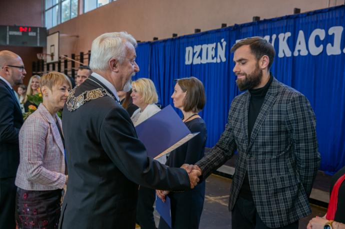 Podziękowania dla nauczycieli i pracowników wejherowskiej oświaty 