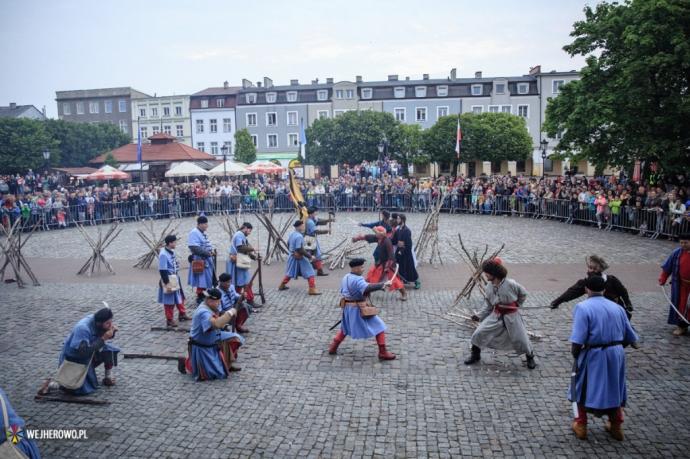Rekonstrukcja historyczna w Wejherowie zgromadziła tłumy widzów
