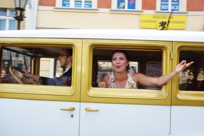 Taneczna zabawa z Teatrem „Pijana Sypialnia”