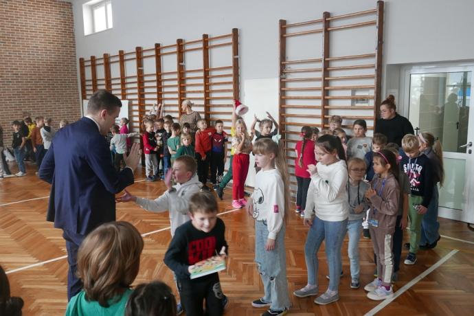 Spotkania w szkołach mistrza szachowego Michała Kanarkiewicza 