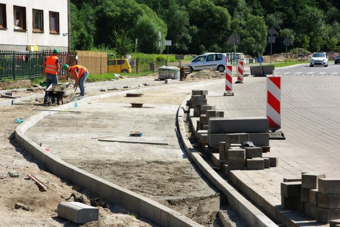 Powstają zatoki autobusowe w ul. Lelewela
