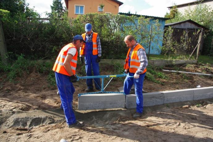 Ruszyły prace drogowe w ul. Iwaszkiewicza