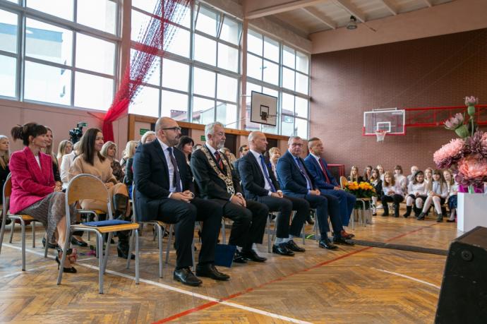 Podziękowania dla nauczycieli i pracowników wejherowskiej oświaty 