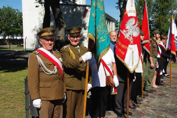 Hołd żołnierzom kampanii wrześniowej i ofiarom II wojny światowej