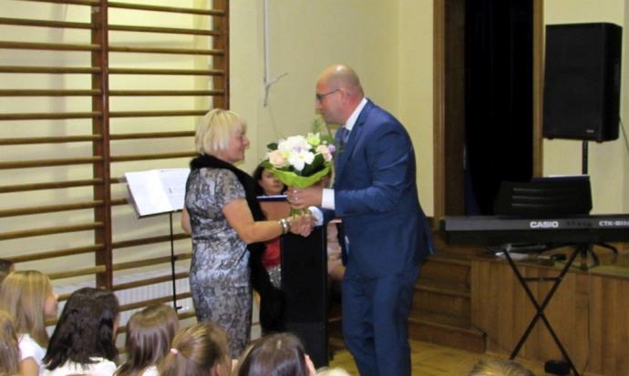 Podziękowanie za edukację w „szóstce”