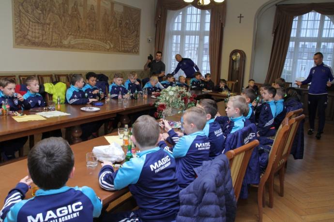 Młodzi piłkarze Magic Londyn w Wejherowie