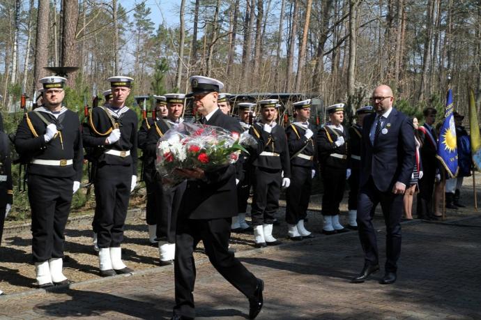 W hołdzie ofiarom zbrodni piaśnickiej