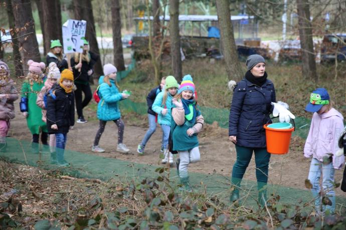 Uczniowie pomogli chronić żaby i inne płazy