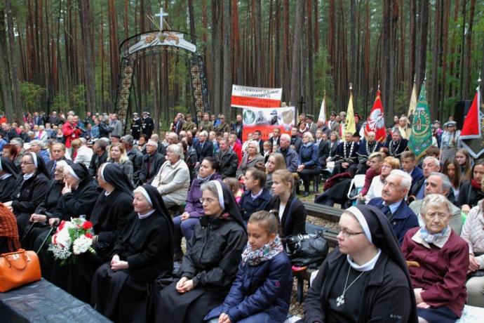 Pomnik profesora Gerarda Labudy stanął w Luzinie