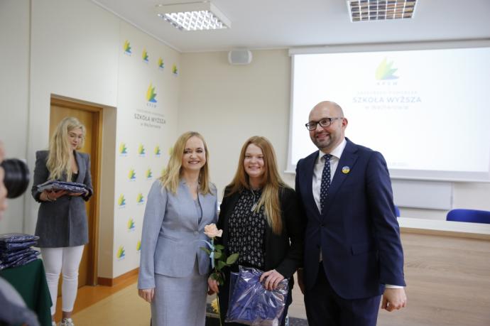Studenci pielęgniarstwa odebrali swoje pierwsze uniformy 