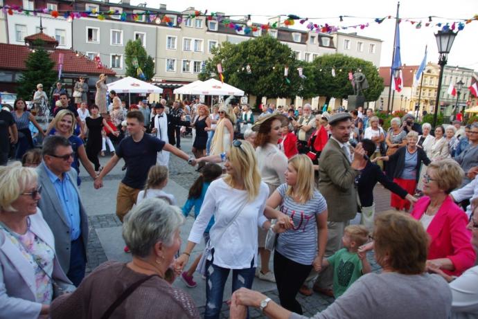 Taneczna zabawa z Teatrem „Pijana Sypialnia”