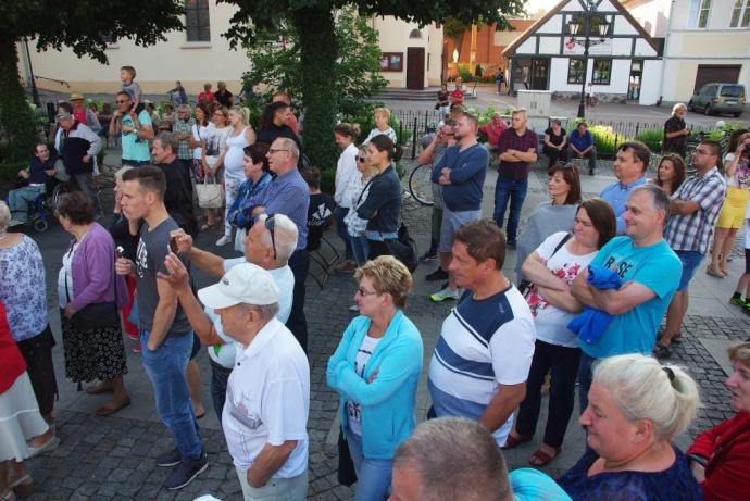 Taneczna zabawa z Teatrem „Pijana Sypialnia”