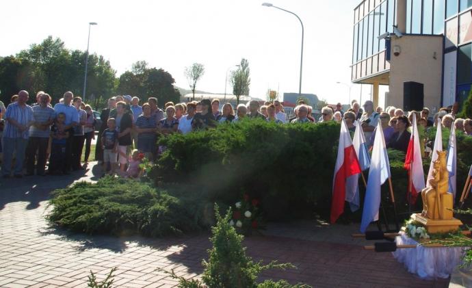 Tablica pamiątkowa z okazji 80-lecia figury Matki Bożej na Śmiechowie 