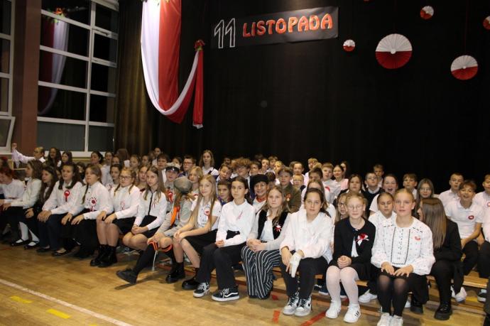Wieczór niepodległościowy w wejherowskiej „dziewiątce”