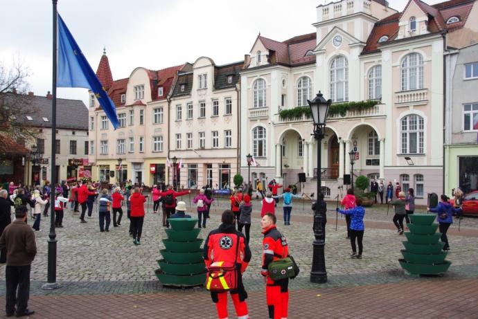 Niepodległościowy spacer z kijkami