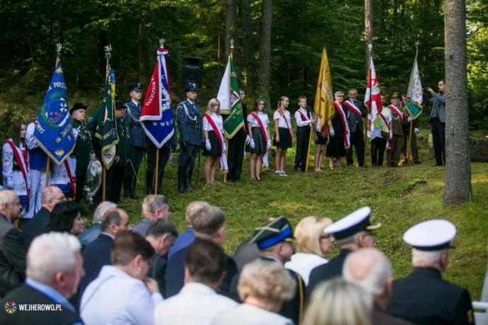 Hołd żołnierzom 1 MPS poległym pod Białą 