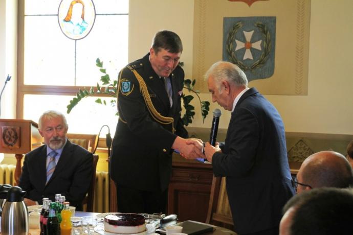 Gratulacje dla strażników miejskich 