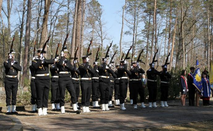 W hołdzie ofiarom zbrodni piaśnickiej