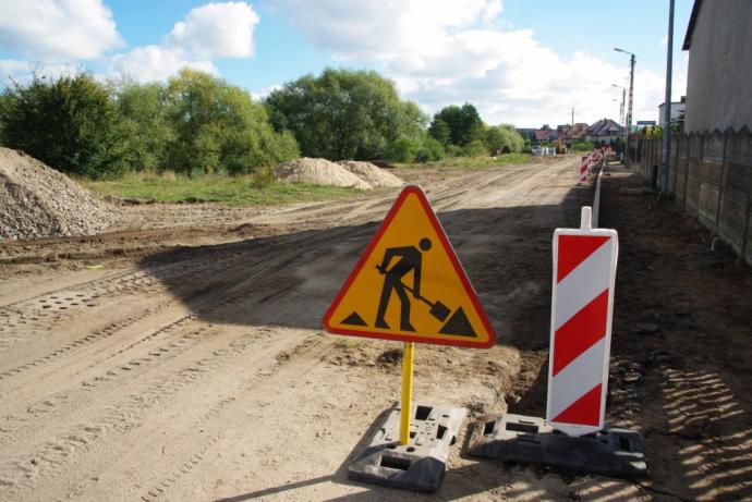 Ruszyły prace drogowe w ul. Iwaszkiewicza