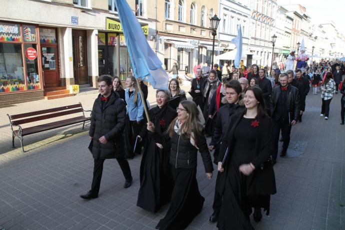 Chór Szczygiełki z Poniatowej wyśpiewał Grand Prix Festiwalu Pieśni o Morzu w Wejherowie