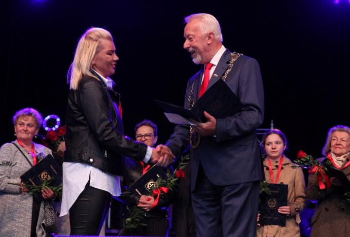 Dorota Muża-Szlas nagrodzona Miniaturą Statuetki Jakuba Wejhera