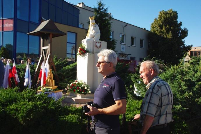 Tablica pamiątkowa z okazji 80-lecia figury Matki Bożej na Śmiechowie 