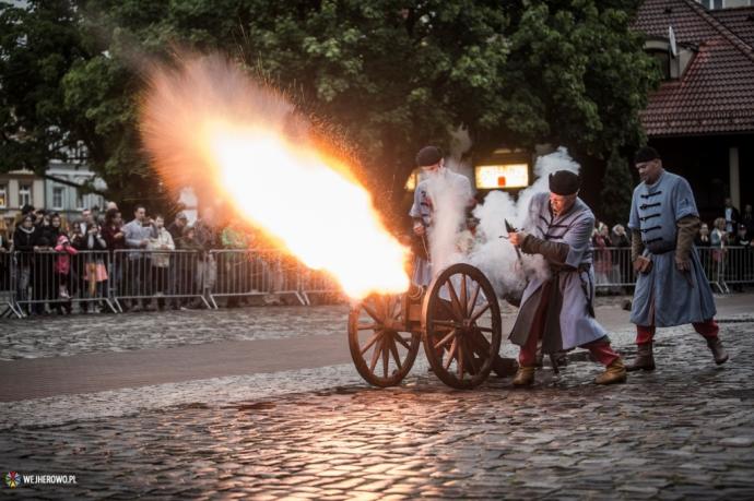 Rekonstruktorzy z całej Polski walczyli w Wejherowie 