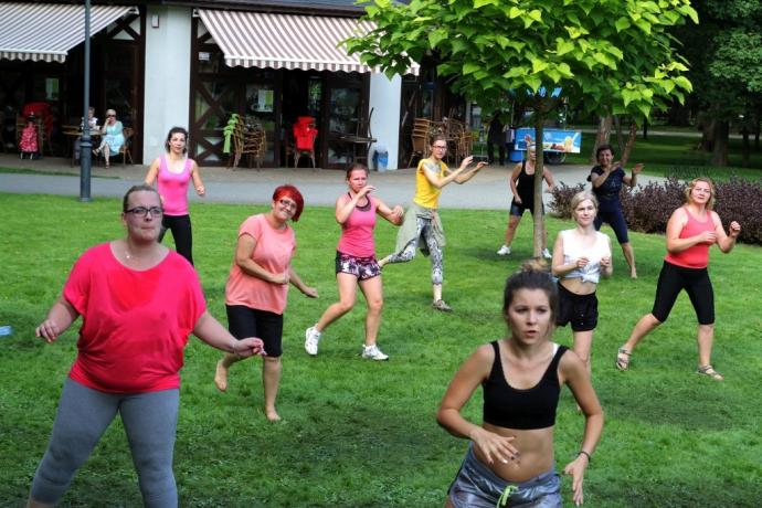 Dużo ruchu w rytmach zumby