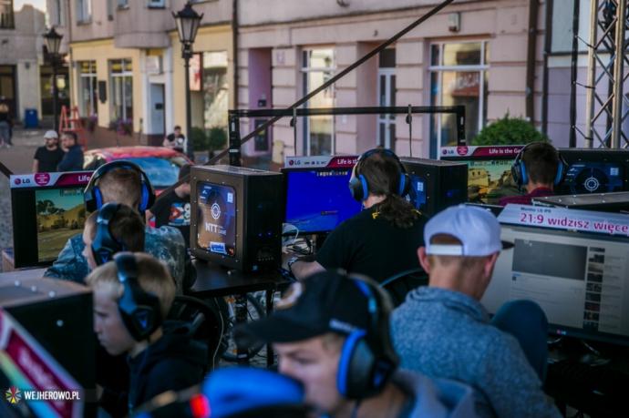 Super Game E-Sport wzbudził żywe zainteresowanie mieszkańców  